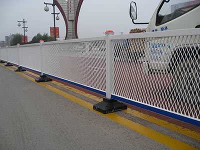上海道路隔离网图片2