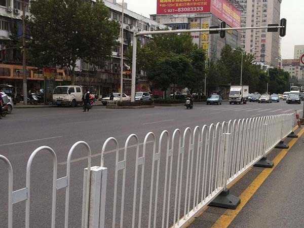 京式交通护栏图片4