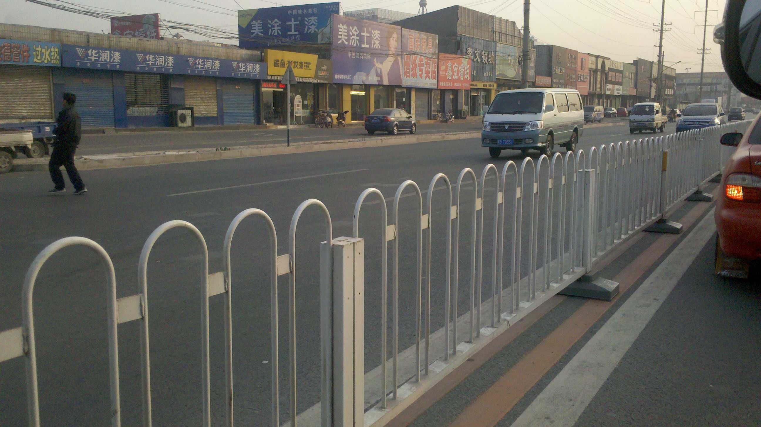 上海京式道路护栏图片1