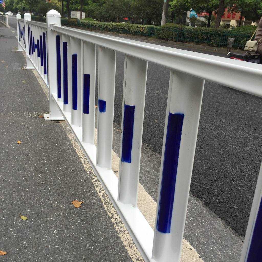 道路护栏网图片1