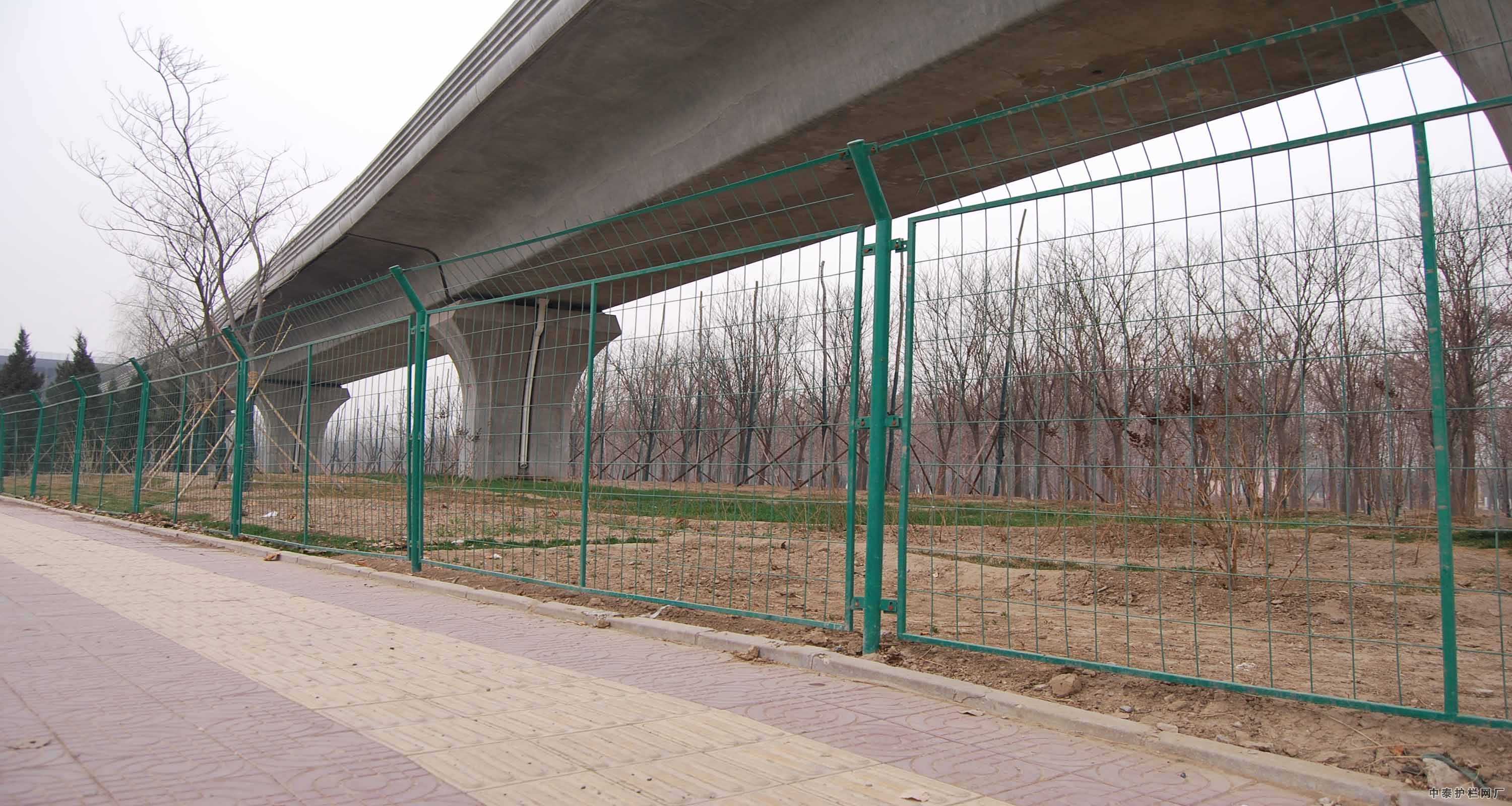 公路隔离栅图片1