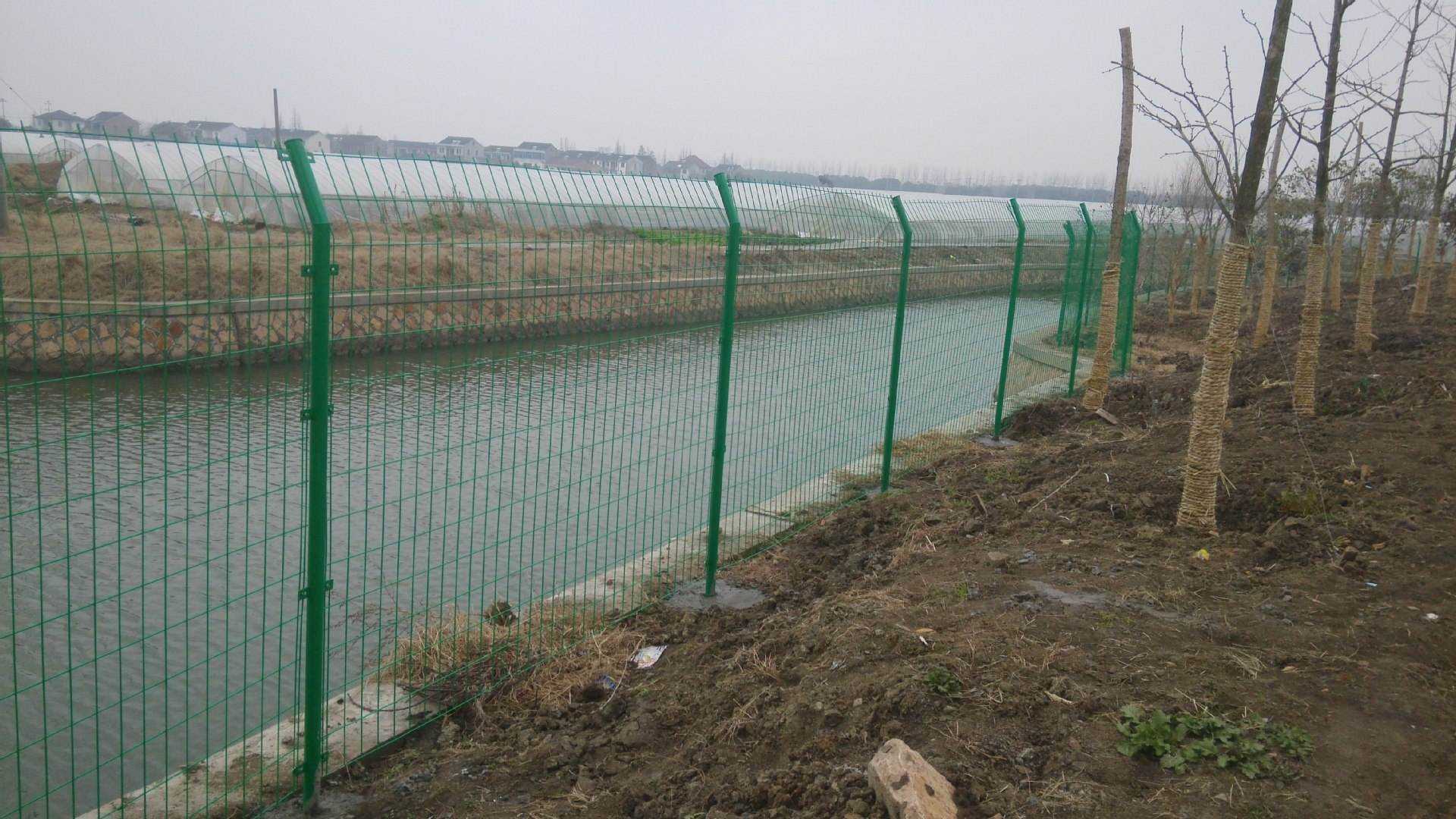 公路隔离栅图片8
