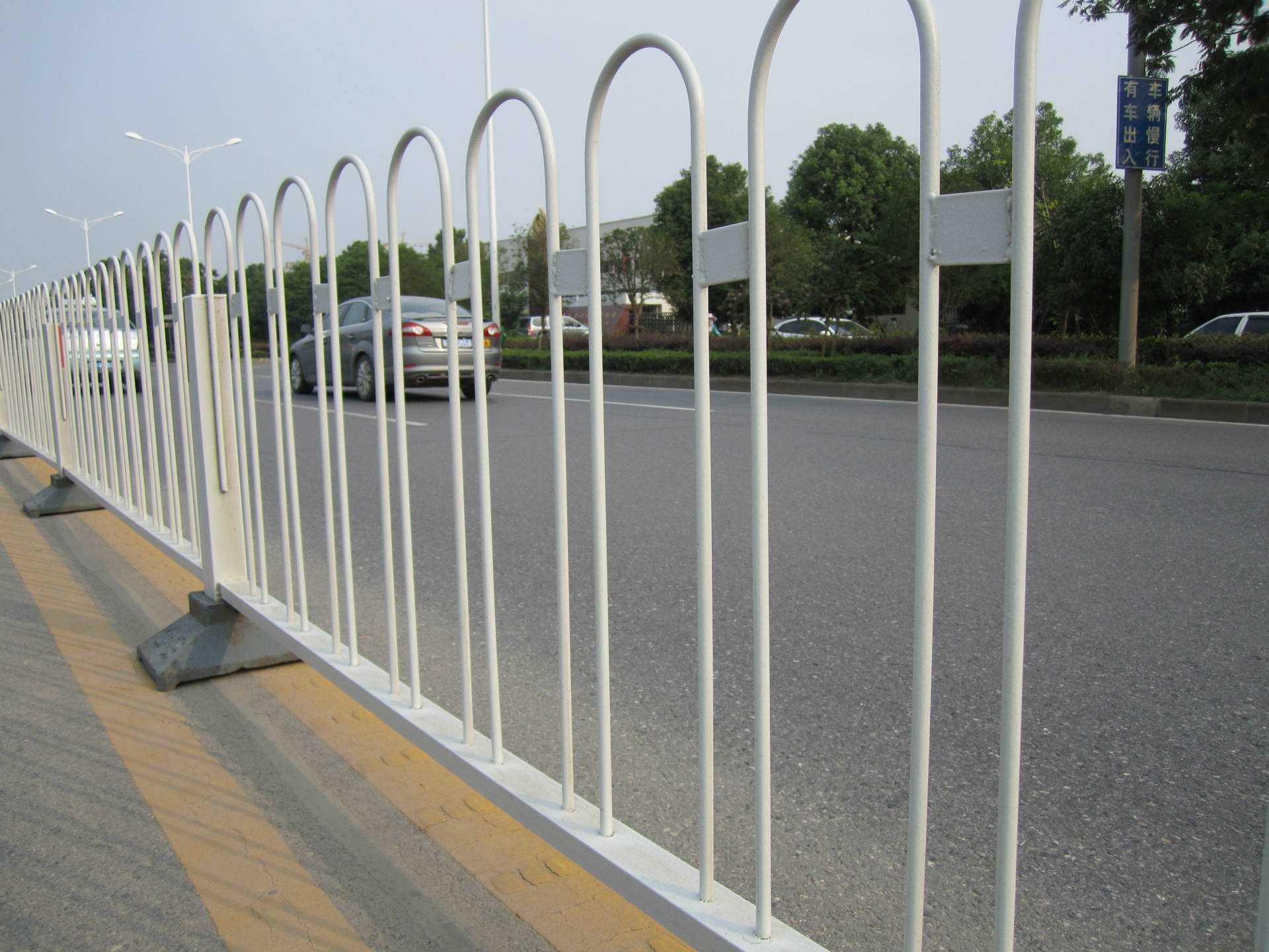 上海道路隔离网图片9